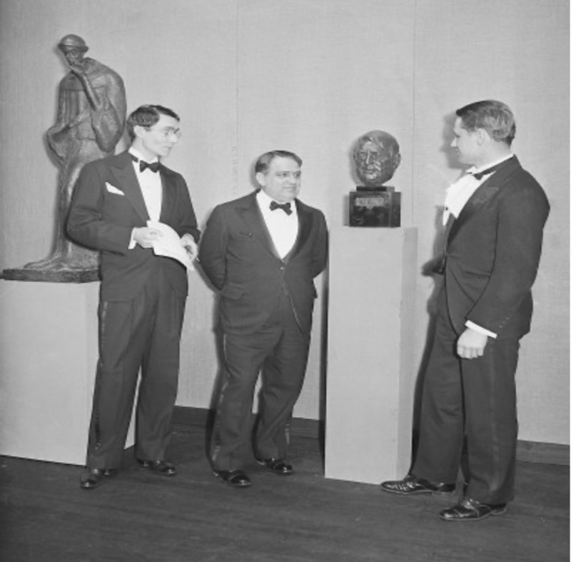 [Ảnh minh hoạ] Alfred H. Barr, bên phải, với Nelson Rockefeller và Fiorello La Guardia năm 1934. bên phải, với Nelson Rockefeller và Fiorello La Guardia năm 1934
